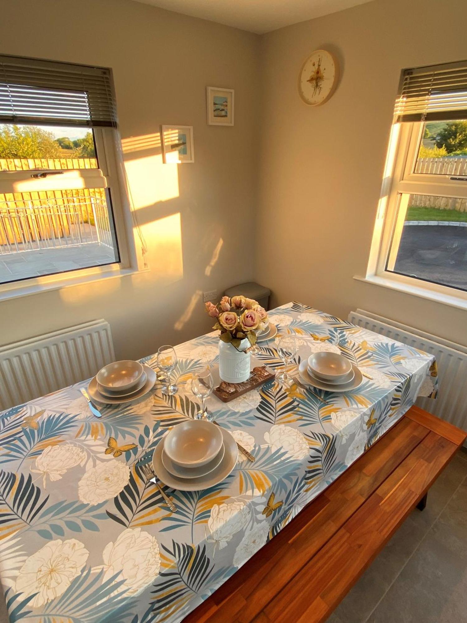 The Gate Lodge At Dunnanew - 4 Star- Sleeps 5 Seaforde Ngoại thất bức ảnh